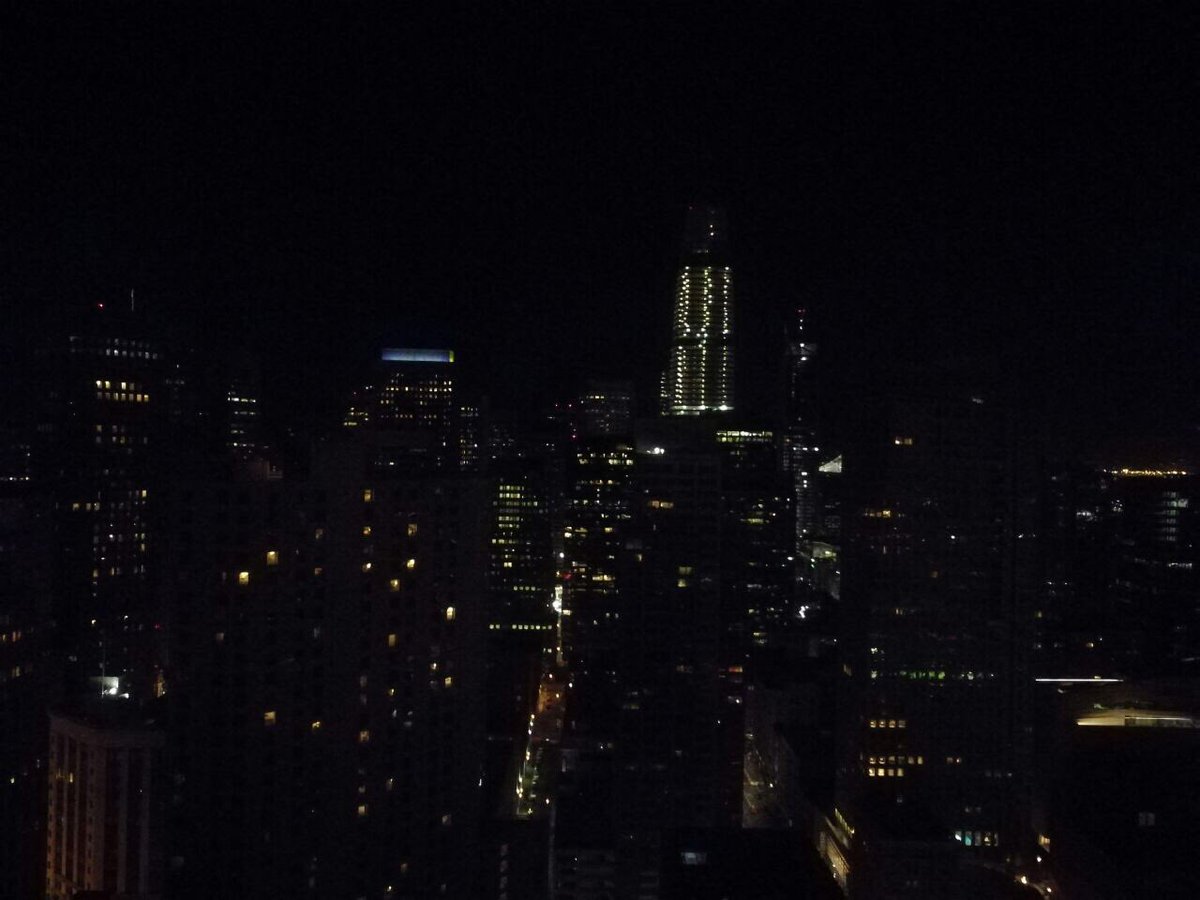 9853463673's tweet photo. #Day4 #SanFrancisco #ViewLounge #40thFloor #NightView #BeautifulCity @GIBS_SA #GIBSMBAGLOBAL #WestCoastUSA https://t.co/9aIyNrRaCw
