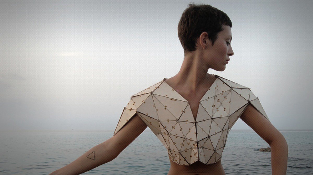 FashNerd's tweet image. Read up @FashNerd Insights &amp;amp; Take a Short Cut to Becoming a #FashionTech Insider 10ng.co/INsights #WearableTech #Science #Research