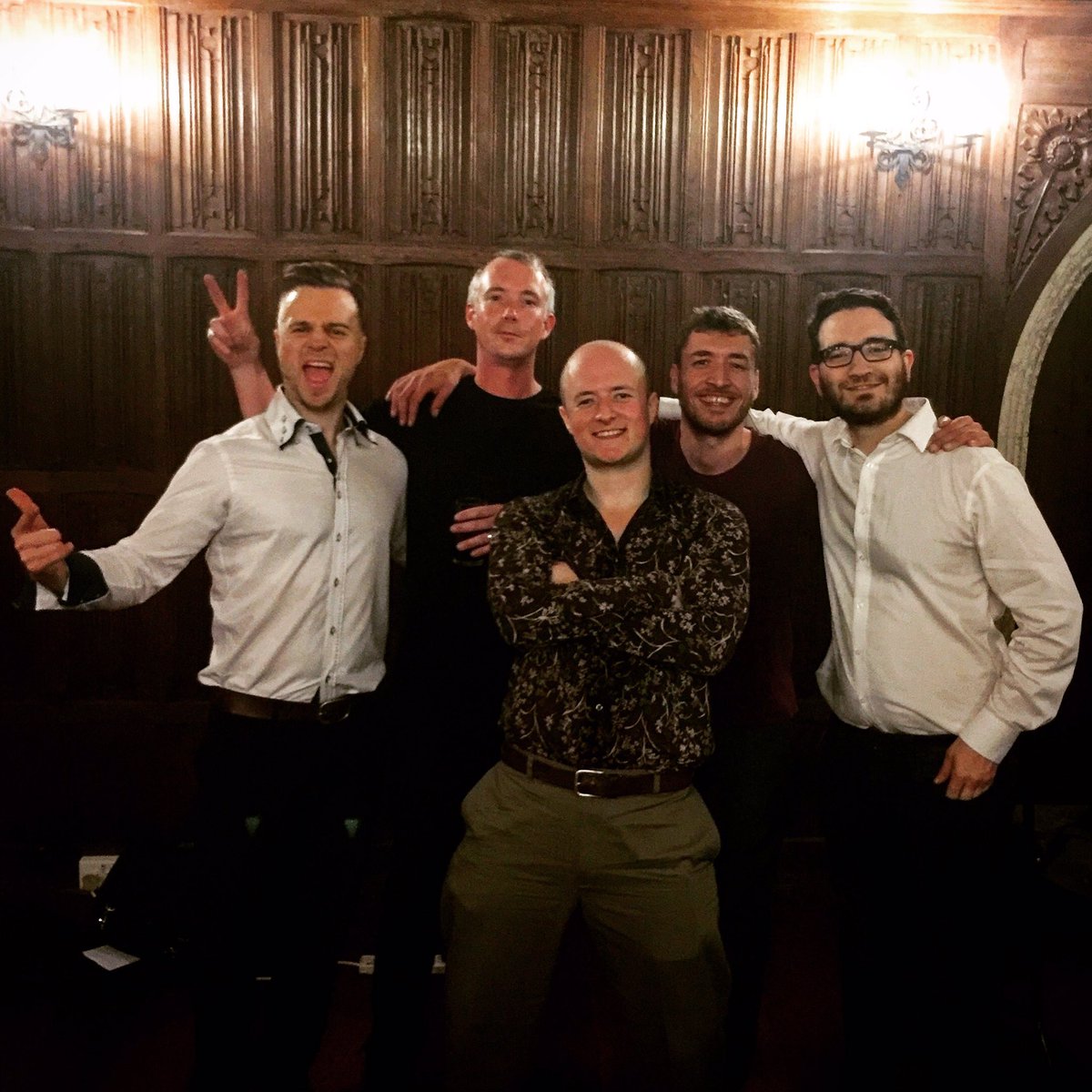 Raucous #party last night at a brilliant #wedding <a href="/LympneCastle/">Lympne Castle</a> 🏰#partyband #functionband #weddingband #saturdaynight #livemusic #castle