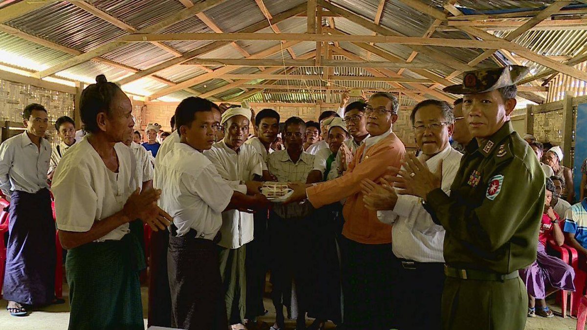 Yawlay123's tweet photo. Please donate for Rakhine..here::::  https://t.co/rQy7yYw0gZ https://t.co/tAuoveN7Vf
