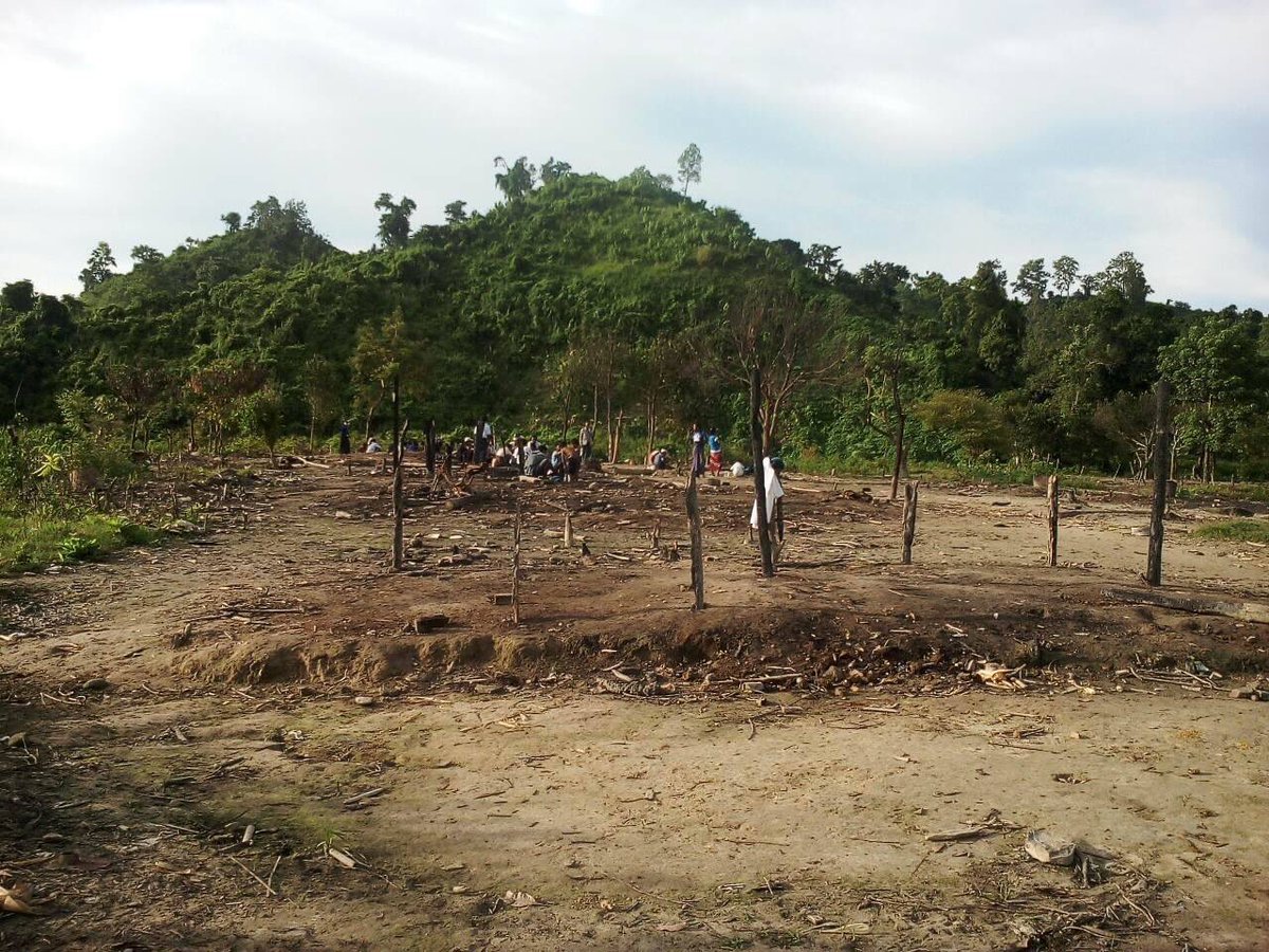 Yawlay123's tweet photo. Please donate for Rakhine..here::::  https://t.co/rQy7yYw0gZ https://t.co/tAuoveN7Vf