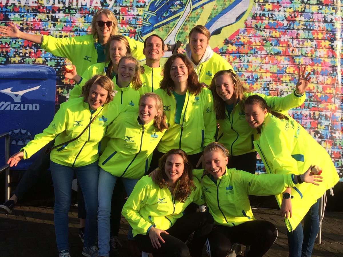 PeterBoek1's tweet photo. Marathon lopen? Student in Amsterdam? Of gewoon vrijwilligen en zo'n leuk hesje krijgen? Kom meetrainen bij #Aquila! Asavaquila.nl #TCSAM17 https://t.co/szjuVttKg4