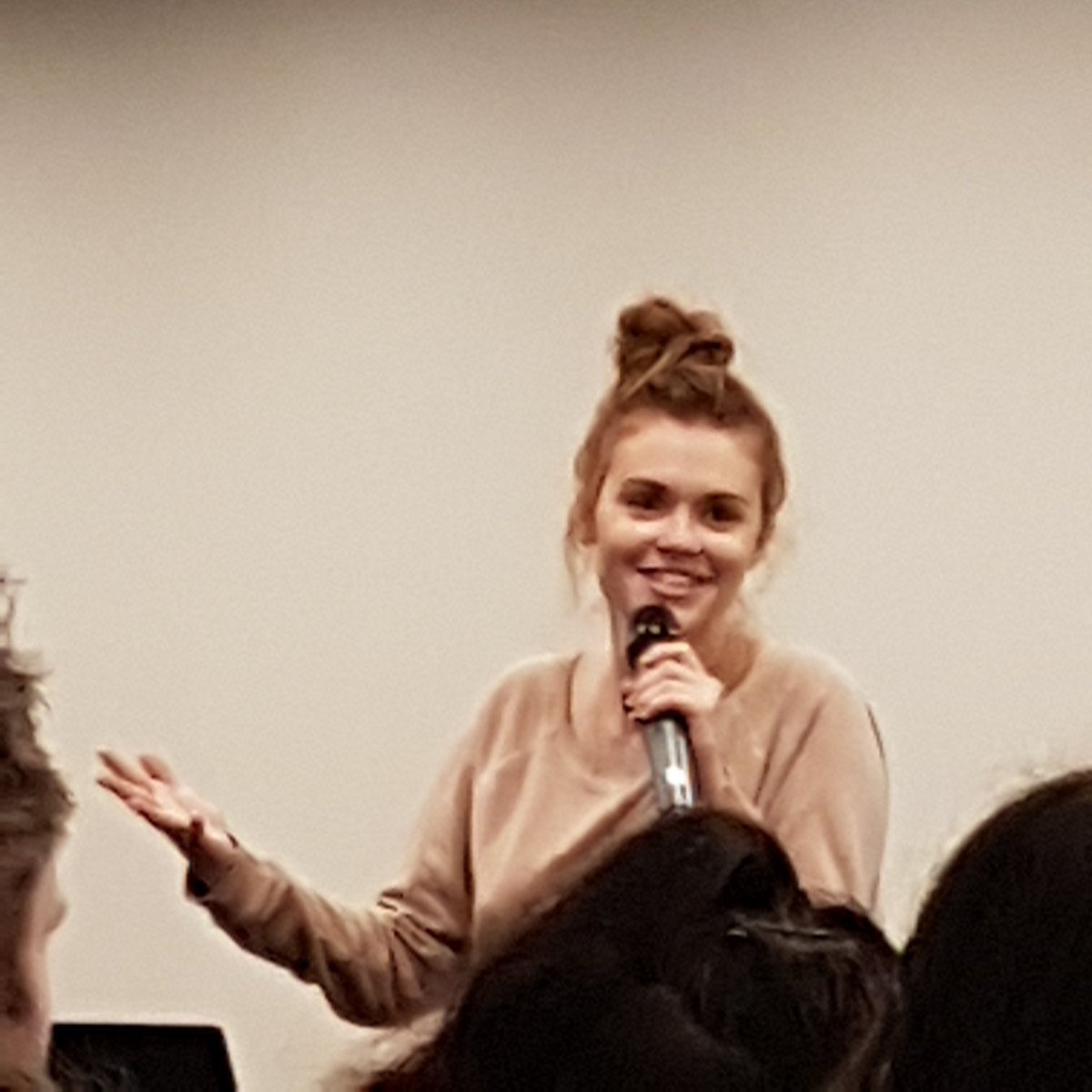 JaneErikaBrady's tweet photo. Was happy to meet these peeps today  at #COTN4 ... panels were beyond enjoyable. Thank you 🙂💙🙂💙 https://t.co/zhDDFsPqbK
