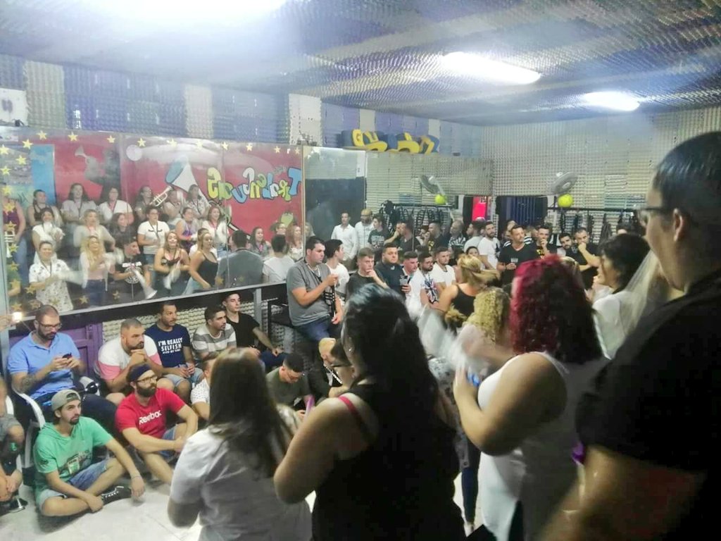 Este viernes hemos comenzado con los Encuentros Murgueros, las primeras han sido <a href="/KlandestinasM/">Klandestinas Murga</a> Muchísimas gracias y muchísima suerte 🎺'