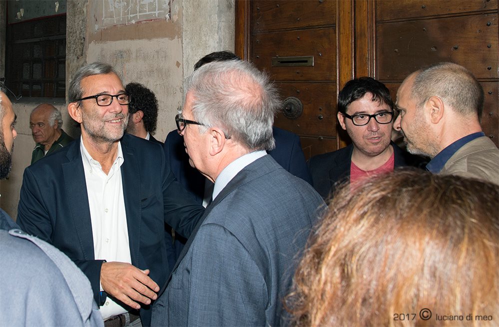 PDGiubbonari's tweet photo. Una delle più belle giornate della nostra vita.La Targa di"GUIDO RATTOPPATORE"è tornata a casa! @Deputatipd @bobogiac @andcasu @marcocappa_ https://t.co/rdJZoCeJDg