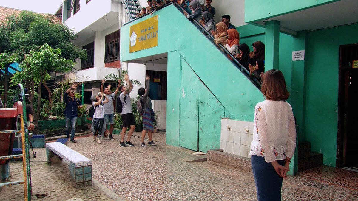 Official_MNCTV's tweet photo. Wow! Ternyata minggu ini para kontestan akan mendesaign ruang-ruang di Yayasan Amal Mulia untuk adik2 berkebutuhan khusus. #TheApartmentID07 https://t.co/xeTZYkBwD6