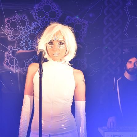 saltdigitalUK's tweet photo. #BN1Recommends: @NathassiaDevine comes to the @KomediaBrighton on Fri 10 Nov with her 'FEEL THE FUTURE NOW TOUR' https://t.co/i8agsP4IGy https://t.co/27Kwkmiofv