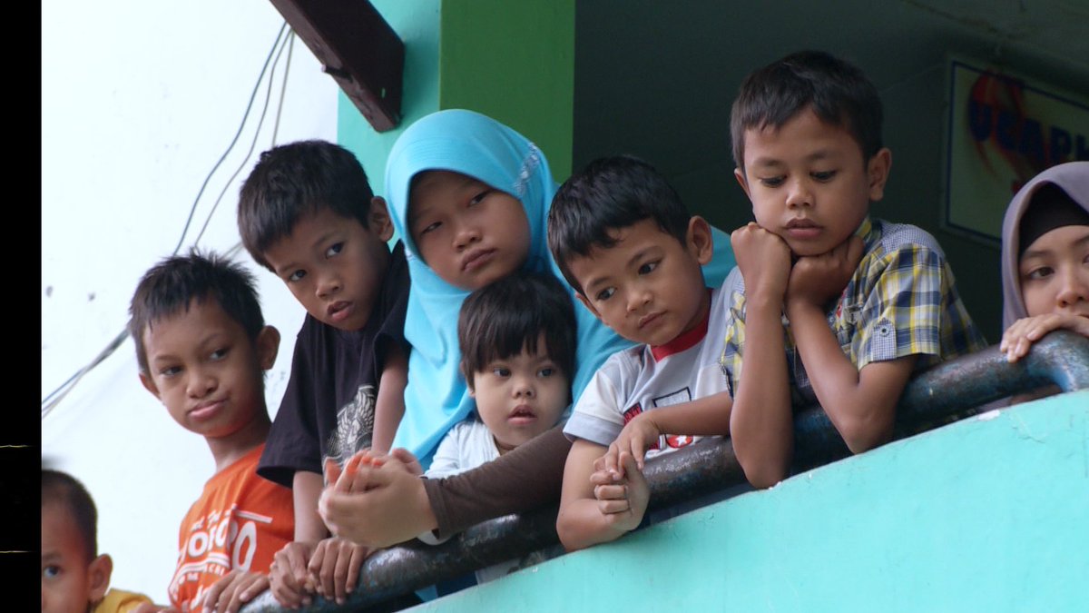 Official_MNCTV's tweet photo. Wow! Ternyata minggu ini para kontestan akan mendesaign ruang-ruang di Yayasan Amal Mulia untuk adik2 berkebutuhan khusus. #TheApartmentID07 https://t.co/xeTZYkBwD6