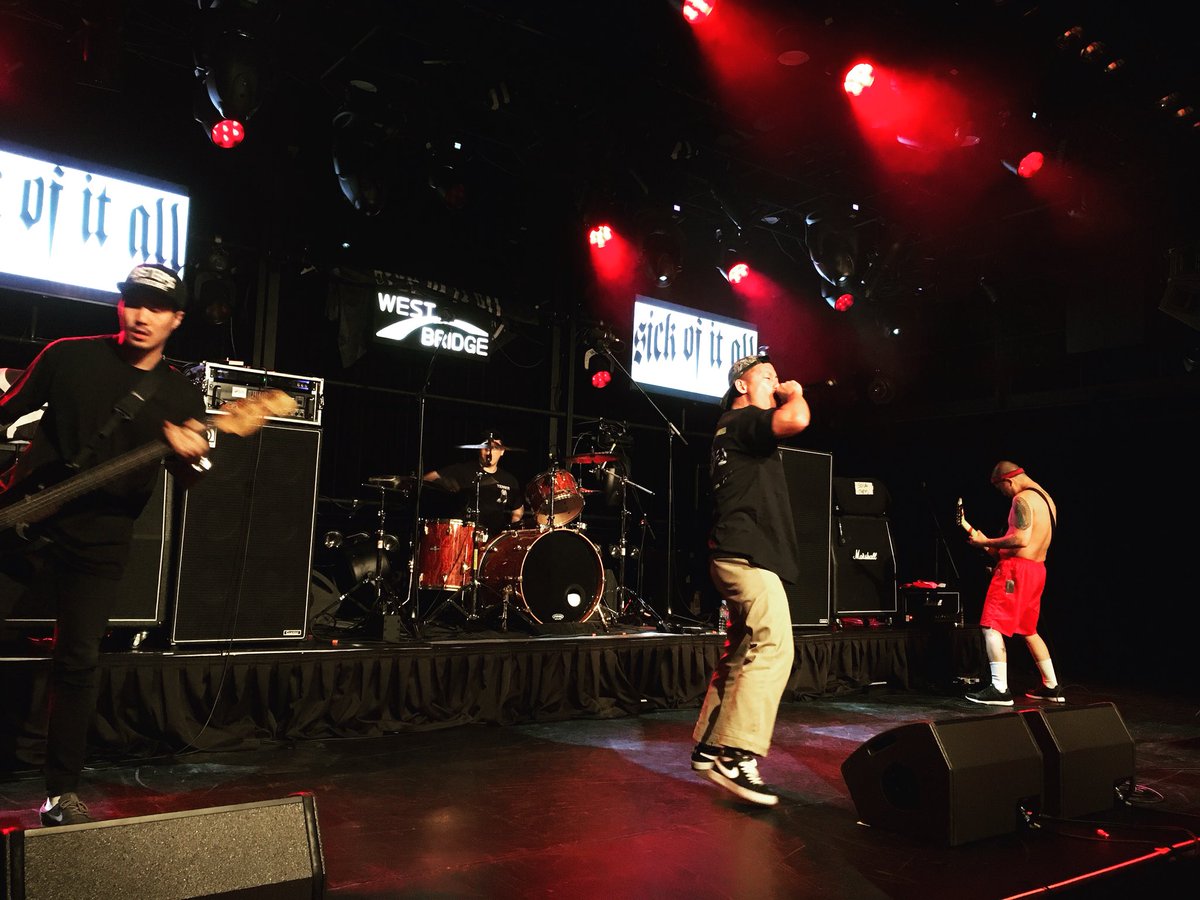 HxC_BlackMurder's tweet photo. Cutt Deep 공연 시작 #CuttDeep #컷딥 #SickOfItAll_LiveInSeoul #Westbridge #웨스트브릿지 #서울 #Seoul https://t.co/bVn4GlnyHq
