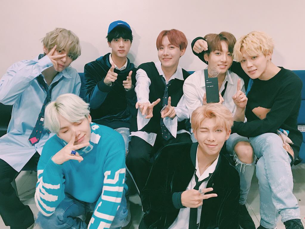 elixir_kpop's tweet photo. @BTS_twt #DNA7thWin was at Music Bank on Oct 6 which they defeated IU's "Autumn Morning" with a score of 8,876 points.. 🎊🏆🏆🏆🏆🏆🏆🏆 https://t.co/yYAIMPMWb6