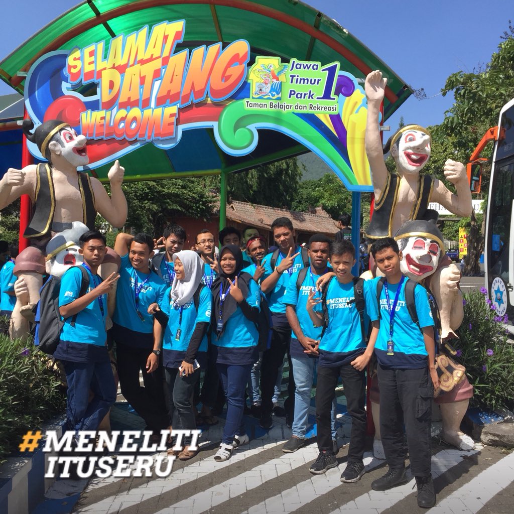 infoopsi's tweet photo. Peneliti muda telah sampai di Museum Tubuh &amp; Jatimpark. Siap untuk bersenang-senang. #OPSI2017 #MenelitiItuSeru https://t.co/o4iRM9gC1n