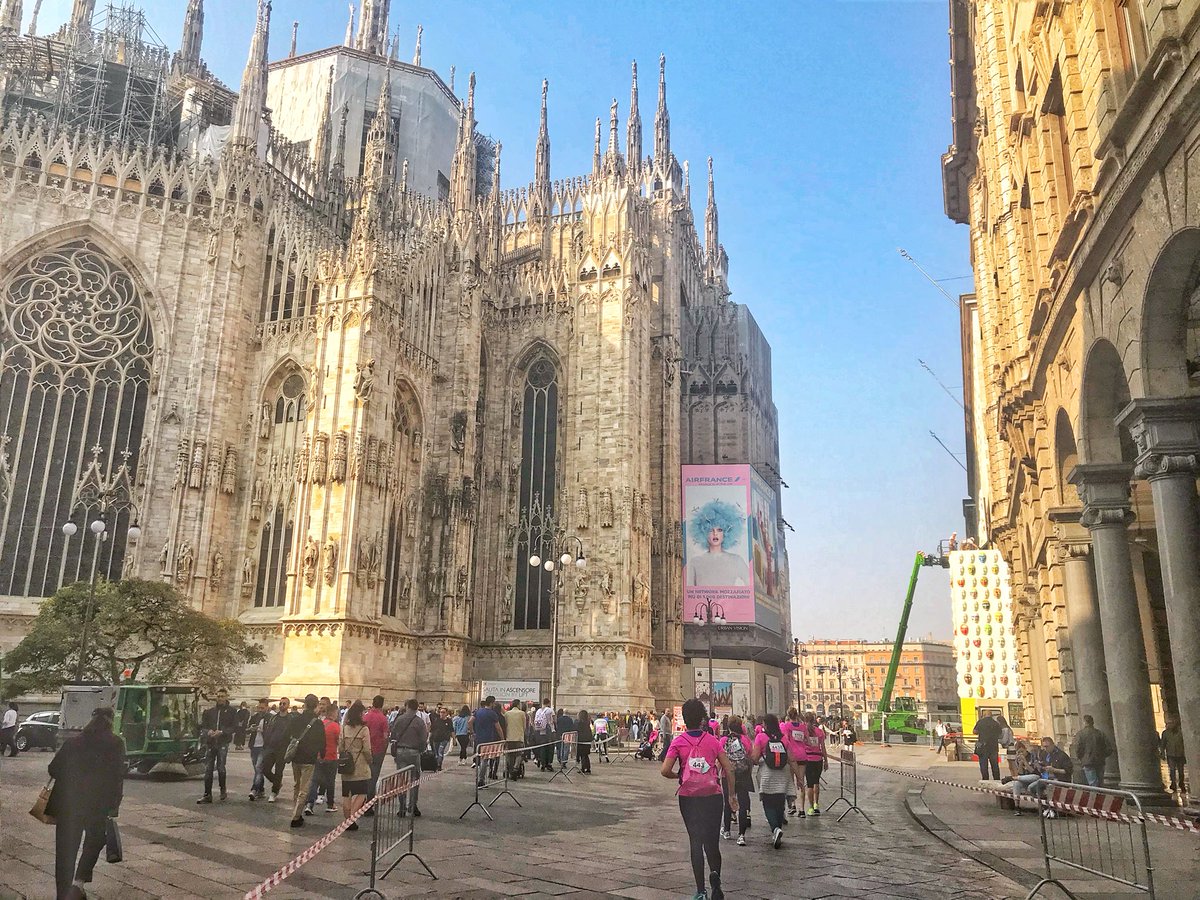 CassandraTesta's tweet photo. #AvonRunning #Milano 2017 #20annibellissimi @_AvonRunning_ @RDS_official https://t.co/u0F3W5A5Zt
