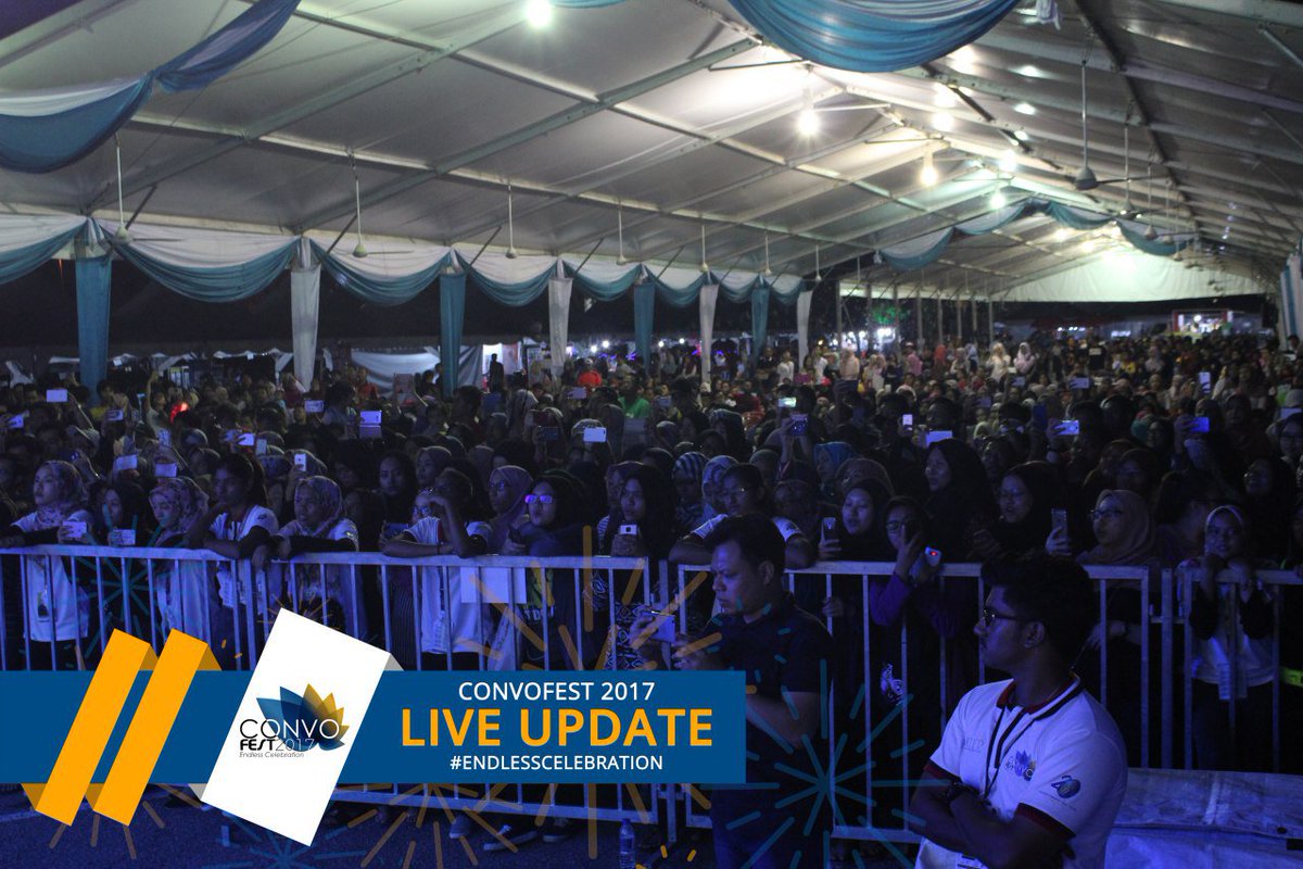 CONVOFEST_UTP's tweet photo. [LIVE UPDATE]
Day 3 CONVOFEST 2017

HAZAMA stole the crowd's hearts! It's not too late to come!!#CONVOFEST2017
#ENDLESSCELEBRATION https://t.co/7lz3PvwpVY