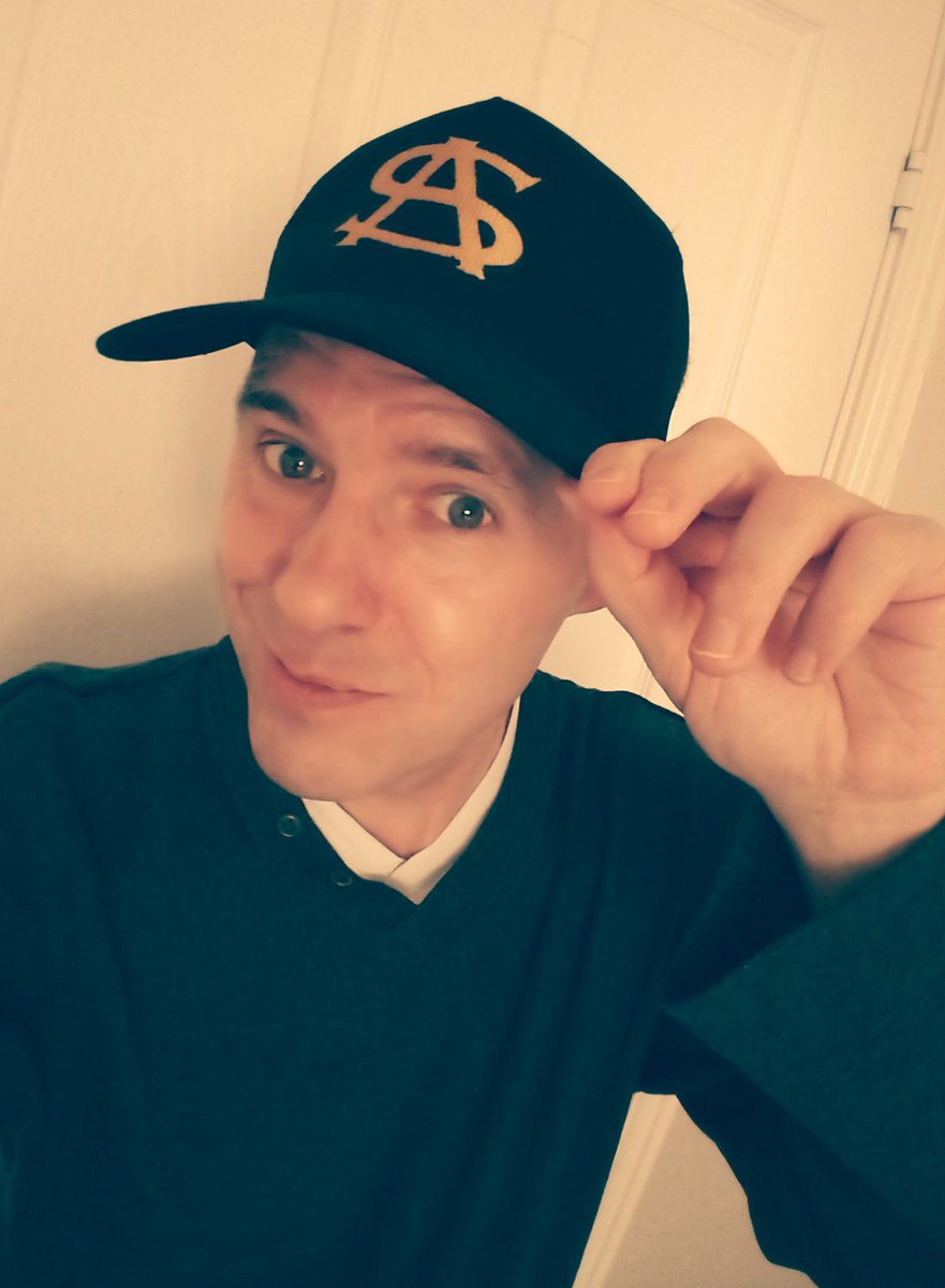 CarlGoddard_'s tweet photo. @AllSaintsOffic Cap, pic &amp; vip pass from last years tour. Great memories of an awesome tour ♥ #RedFlagTour #ShouldHaveComeWithAWarning xx https://t.co/D0zUHdxKJQ