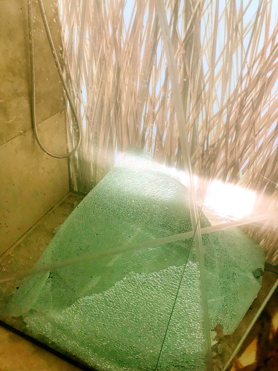 Que7LLB's tweet image. Glad to be home from @ushuaiaibiza horrific accident shower shattered while in the shower.Wonder if health and safety laws exist