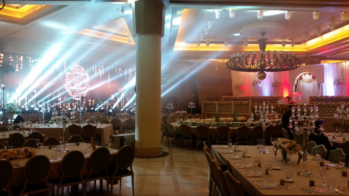 Moshyfi's tweet photo. תמונות מרהיבות מההכנות האחרונות לדינר המפואר של מוסדות ביאלה בארה"ק בנשיאות כ"ק מרן האדמו"ר שליט"א, https://t.co/bICKv8OfEc