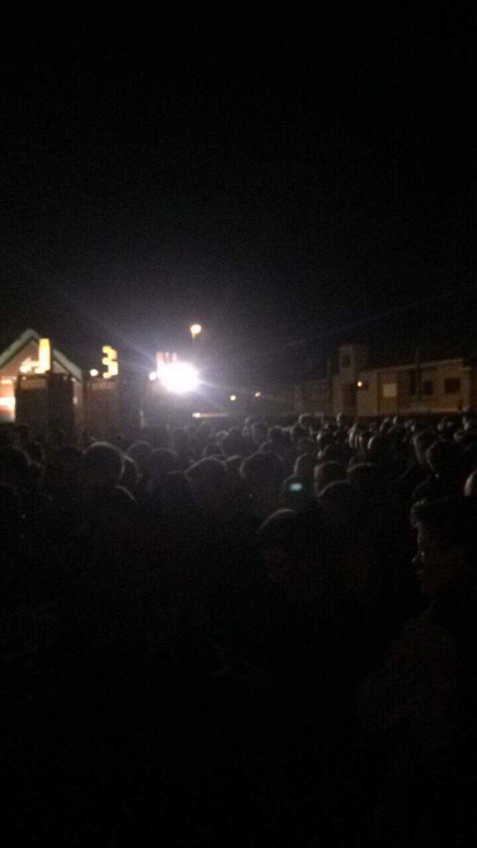 jinlingbauwens's tweet photo. Dit was zo een zalige avond.
Maar aanschuiven was +1uur, ik dacht dat ik doodging in die groep duwende mensen #halveliter https://t.co/SOiSOZ9qX1