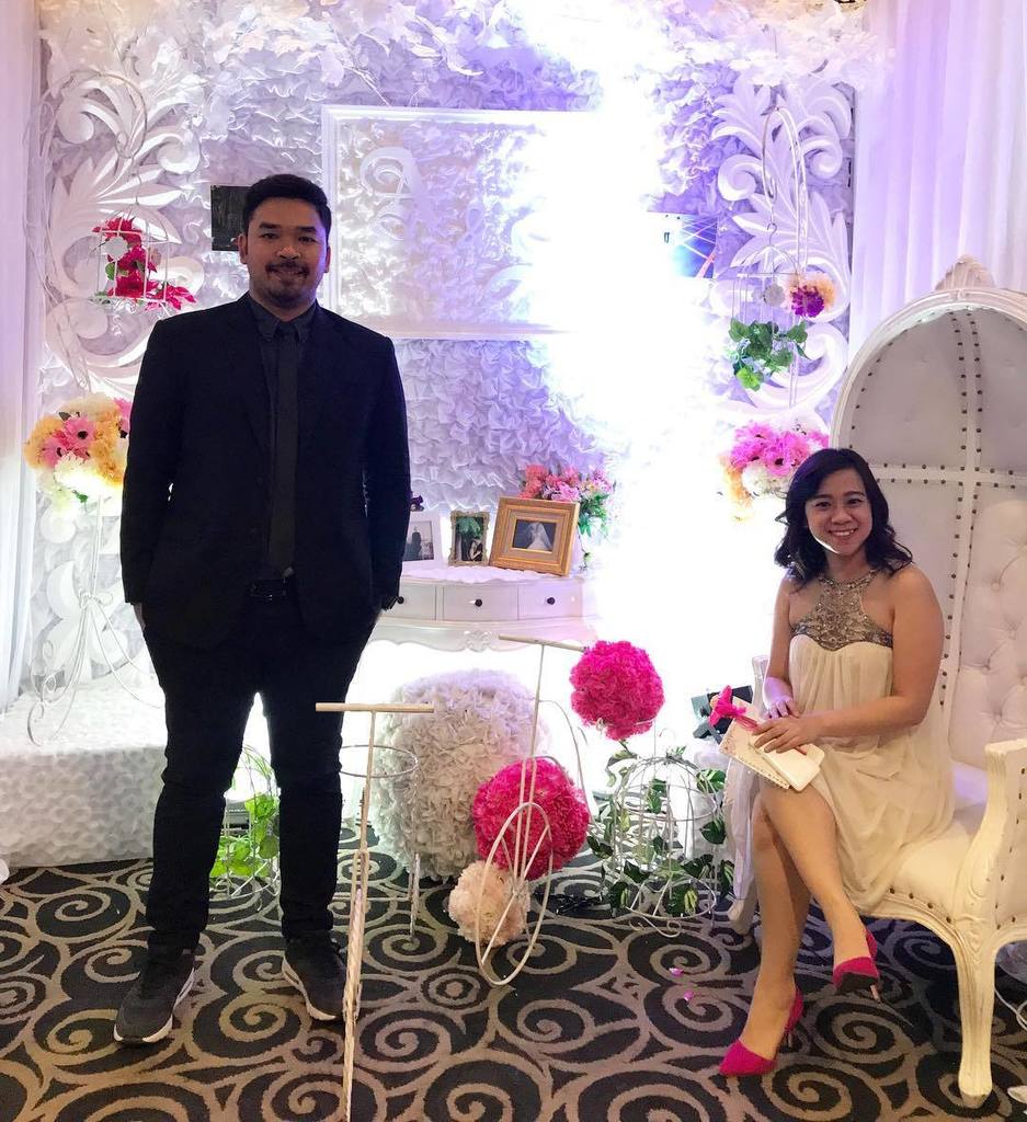 danielmarpaungg's tweet photo. Happy wedding sien @abigailsherlly !!!
-Daniel&doakan guys-
#janganlupabahagia
#awasnyaman
#jaditerus https://t.co/5e5mOCDnW4 https://t.co/ls3TVXVCI5