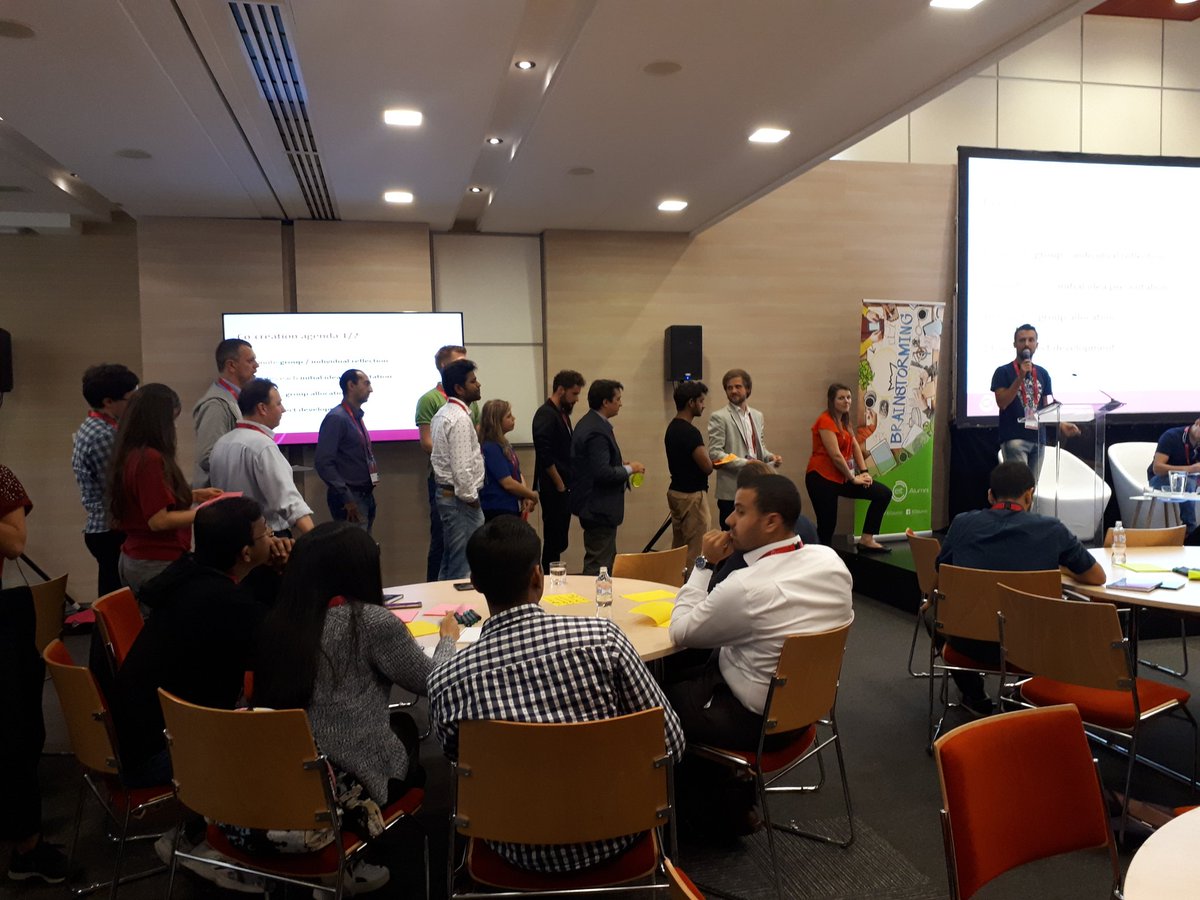 Nadesh_da's tweet photo. @EITalumni queuing to pitch their creative ideas for joint actions! Go #eitconnect #innoveit https://t.co/HkmIx2yMbN