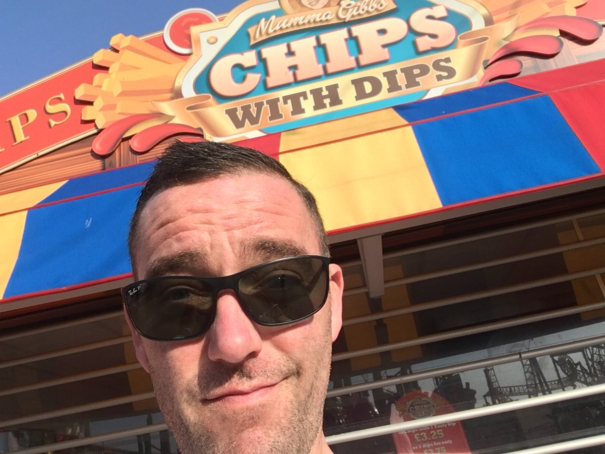 Chipswithdipsuk's tweet photo. Apparently I've opened a branch in Southend 🙀 https://t.co/TRZs0ikZnd