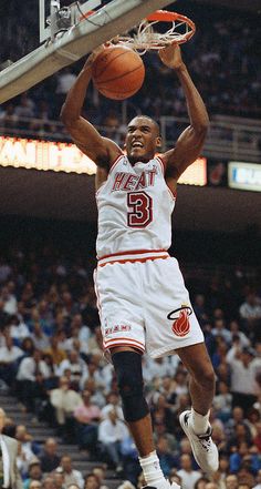 AIR305's tweet photo. 30 years of HEAT in 3 days #HEAT30 https://t.co/mjewH9EVyd