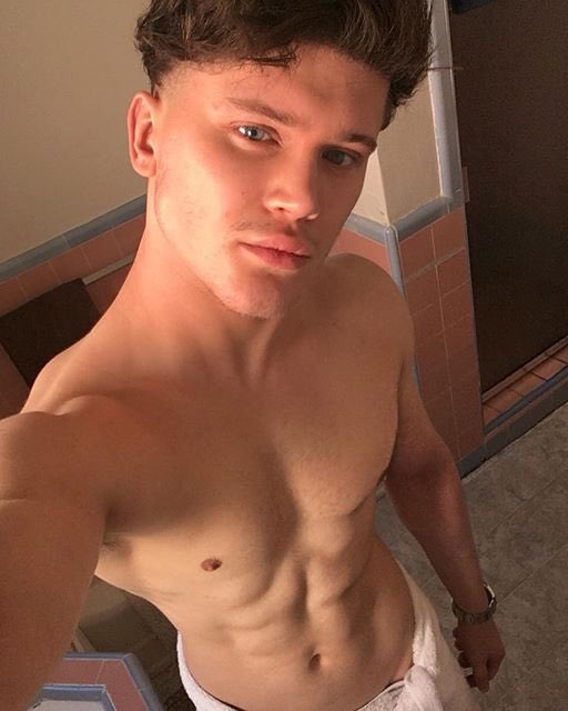 HamsterOfLegend's tweet photo. Physically &amp; mentally I haven't been at my best in recent months but I'm happy with where I'm at now. Exercise helps my mental state too. https://t.co/bYoyvMe6pl