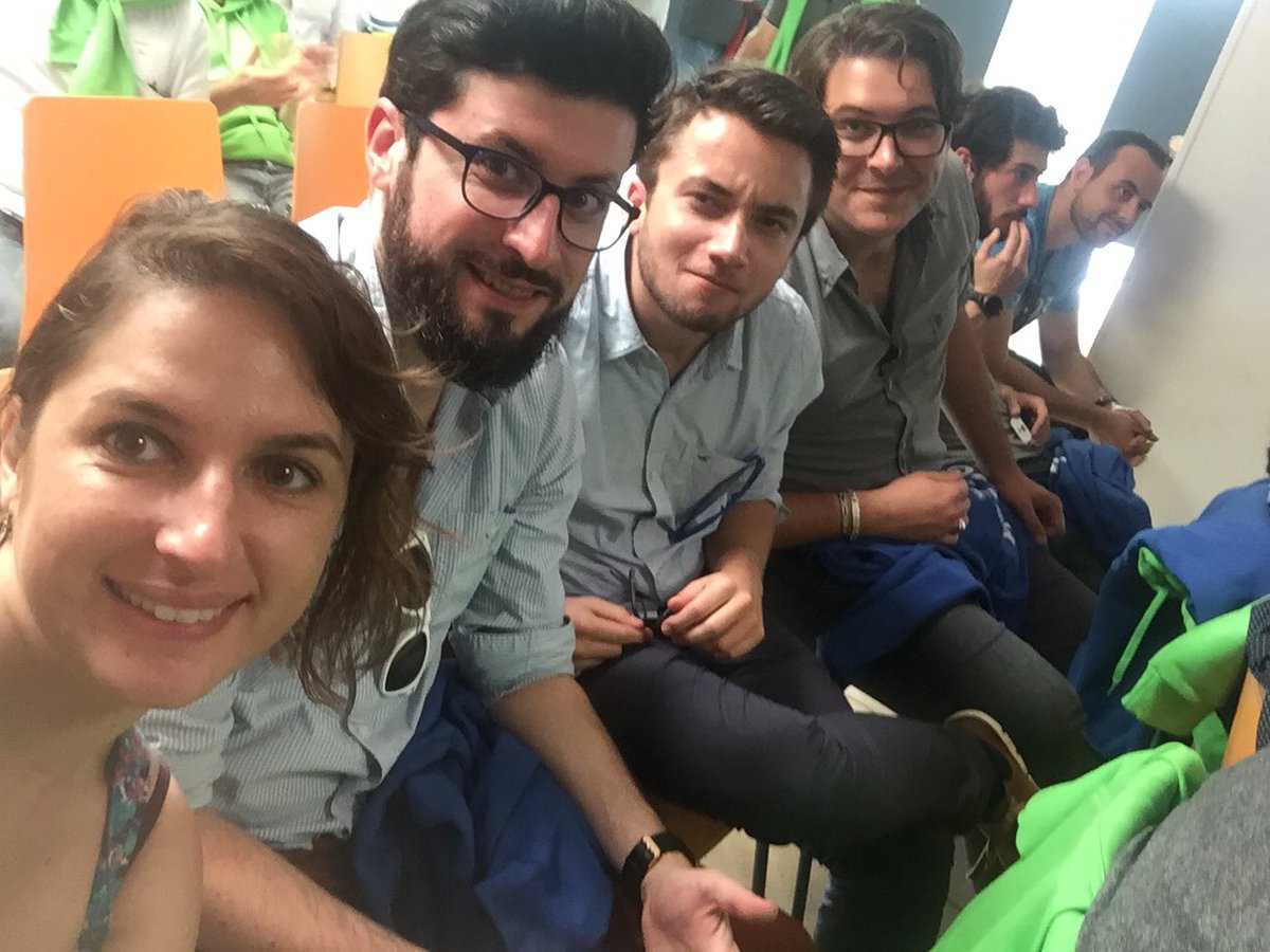 n_w_x's tweet photo. Les @Handy_Le_Guide sont dans la place #SWSeineAVelo https://t.co/vdsCtBotiL