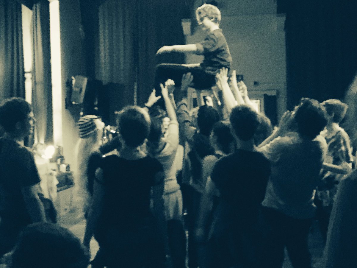 Last night's fun with <a href="/3DaftMonkeys/">3 Daft Monkeys</a> and special guest, the awesome Elowen 🎻💃🎻. And happy birthday Sid 🎊🎂🍾