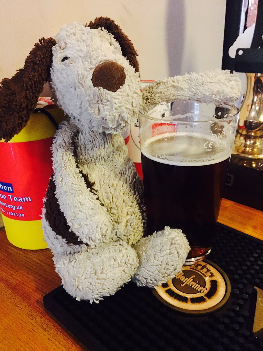 AdventuresOfDog's tweet photo. On it... Chadwicks of Kendal Autumn Ale at @Duftonpub #CumbrianBeer #DogsOfTwitter #BeerTweets https://t.co/jO2EDdtx9w