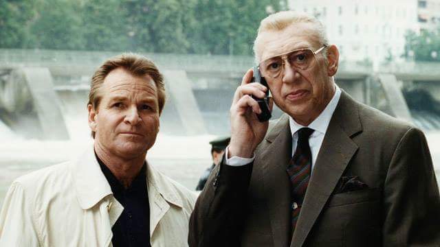 Batkhuu's tweet image. Энэ хоёрыг таньж байвал та динзаавар амьдаар нь харсан байх магадлалтай 😁