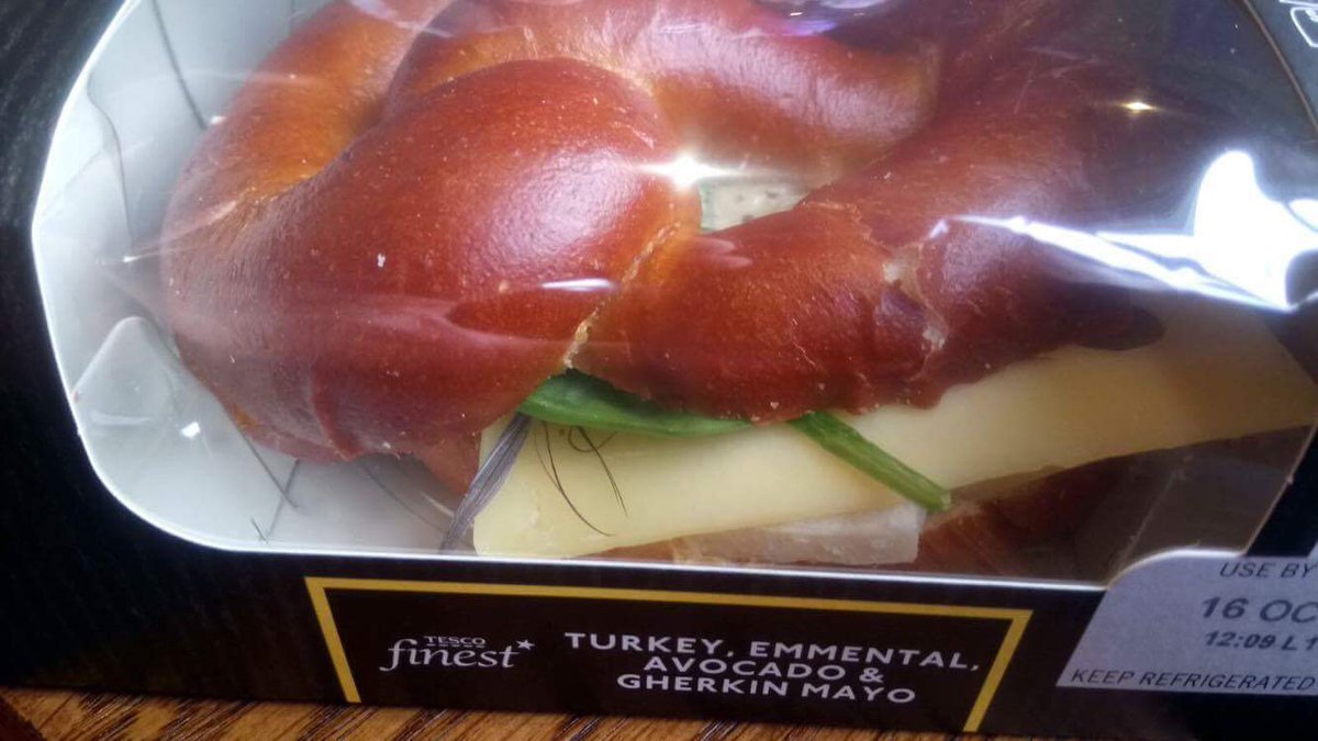 ErinAbbie's tweet photo. @Tesco so disturbed to find a feather INSIDE my "finest" turkey sandwich 🤢😷 https://t.co/dNrYtT4gql