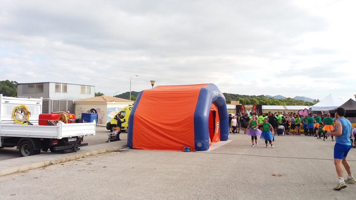 PcSLlorencCarda's tweet image. Hoy, 4 de nuestros indicativos están dando apoyo a los compañeros de #ProtecciónCivilSonServera  en la carrera #InfernalRunning #SonServera