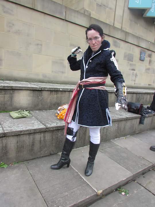 LuciaDuvant's tweet photo. That'd be #EvieFrye at #ThoughtBubble2017 #AssassinsCreed https://t.co/4zv8gbGCFh