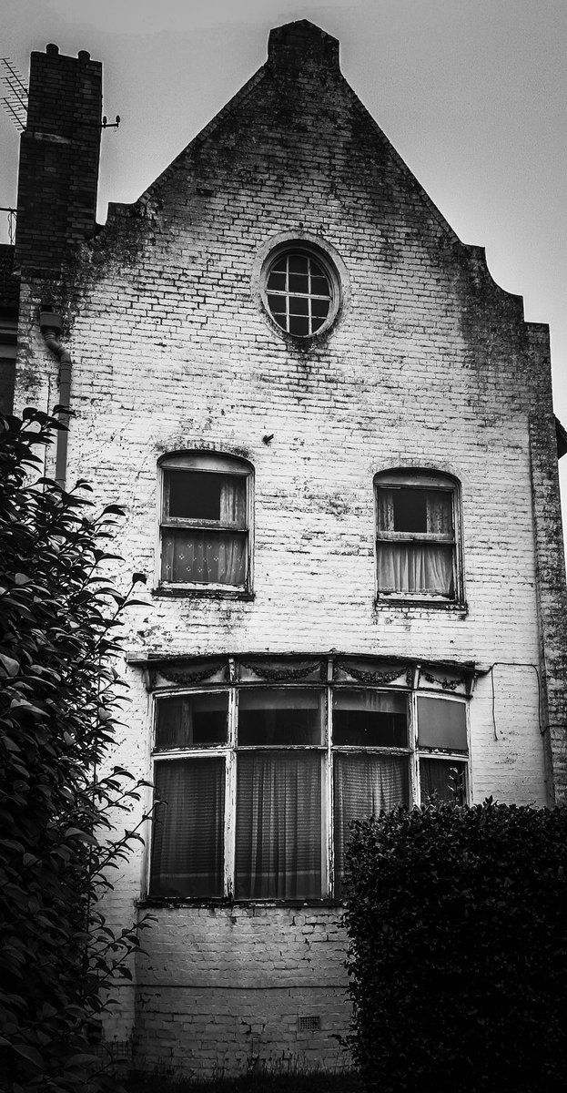 Rather unhappy looking house... #barrackroad #Northampton #SundayMorning