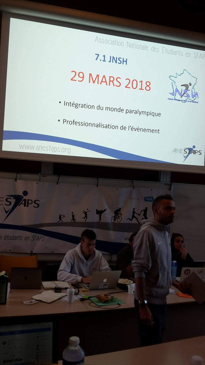 BDESTAPSBdx's tweet photo. Point JNSH & ATBE.
2 objectifs à mener à bien pour l' @ABEEPStaps .
#STAPS #ANESTAPS #ABEEPS
@bdestapsbesac https://t.co/vRCfhhXhie