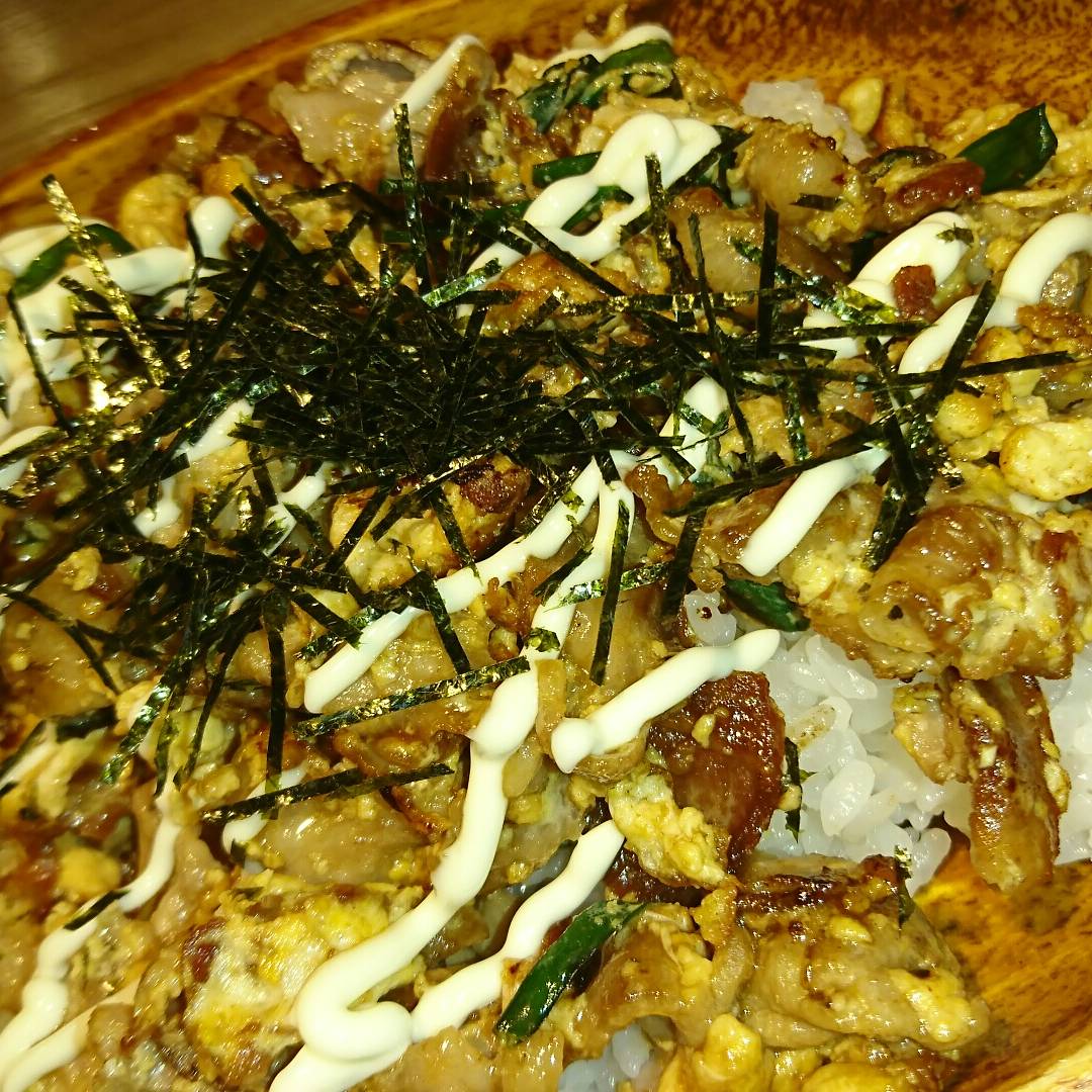 joint0528's tweet photo. 本日10/15(日)美原ジョイントはふみのりシャカリキ張り切ってBar営業19:00よりスタートしておりますよ⤴⤴
本日オススメは「ひね鳥のグリル」「山芋&amp;アスパラ焼き」「サザエにホタテバター」ですよ🙋
元気いっぱい営業しておりますので是非本日もよろしくお願いいたします🌟 https://t.co/bilBzOFcqi