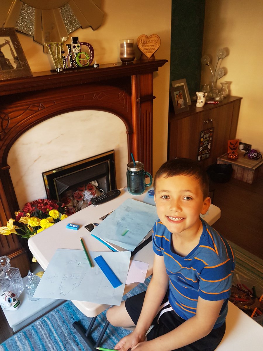 EmmaTremble22's tweet photo. #HomeworkSundays https://t.co/qbDNF3OWPN