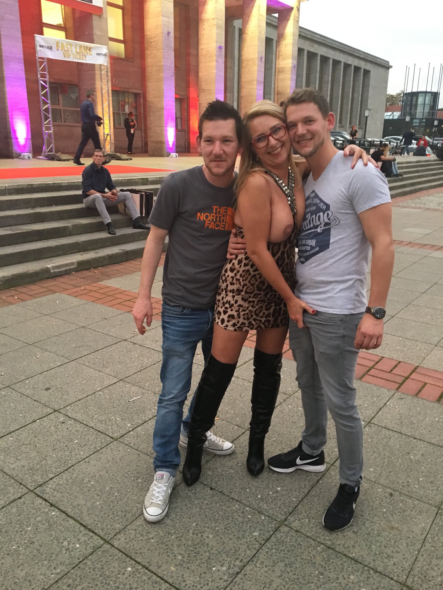 1 pic. Schön war es wieder in Berlin😘 https://t.co/X8HMqmLnNG