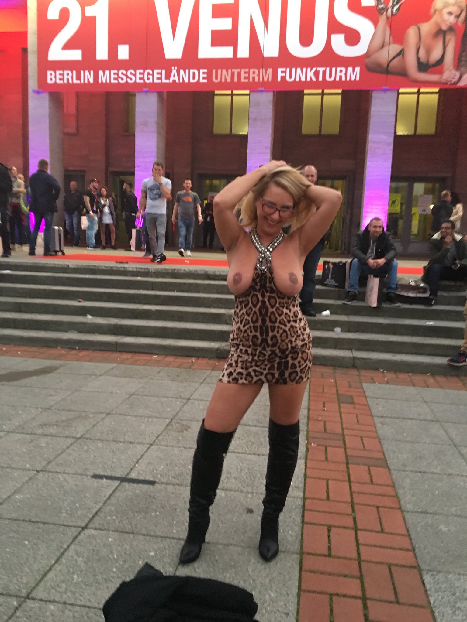 4 pic. Schön war es wieder in Berlin😘 https://t.co/X8HMqmLnNG