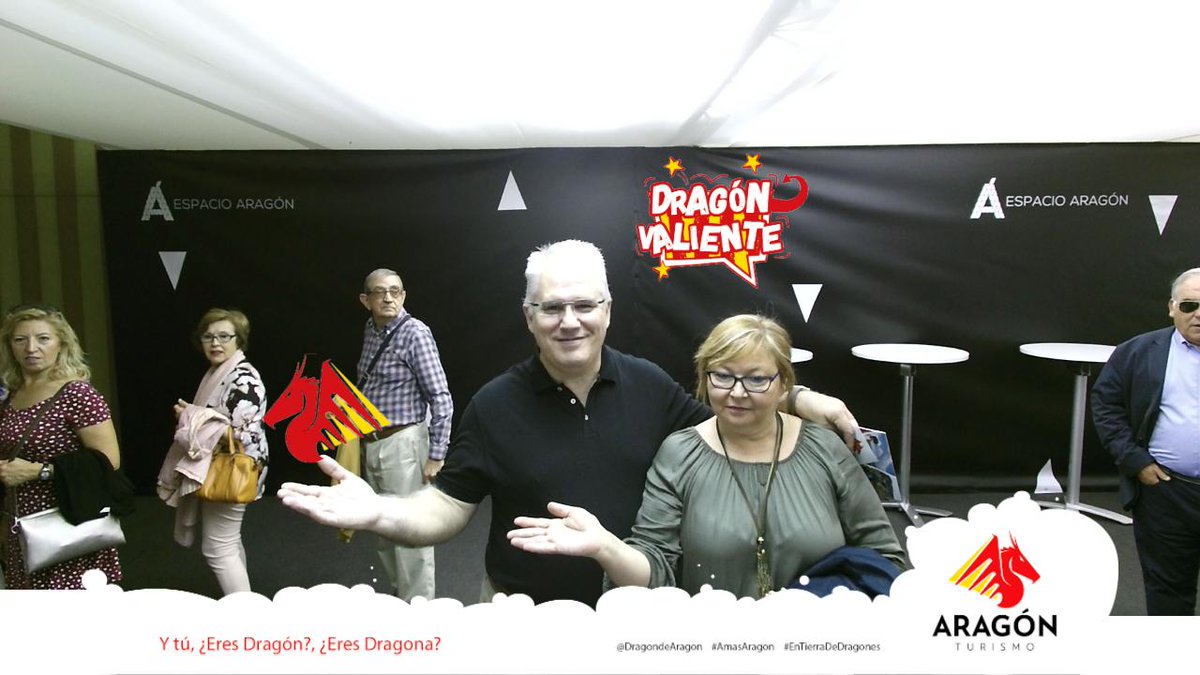 DragondeAragon's tweet photo. Disfrutando de las Fiestas del Pilar 2017 con los dragones y dragonas de #Aragon. #EspacioAragon #EnTierradeDragones 15:10:2017 12:41:57 https://t.co/6jPhwI402t