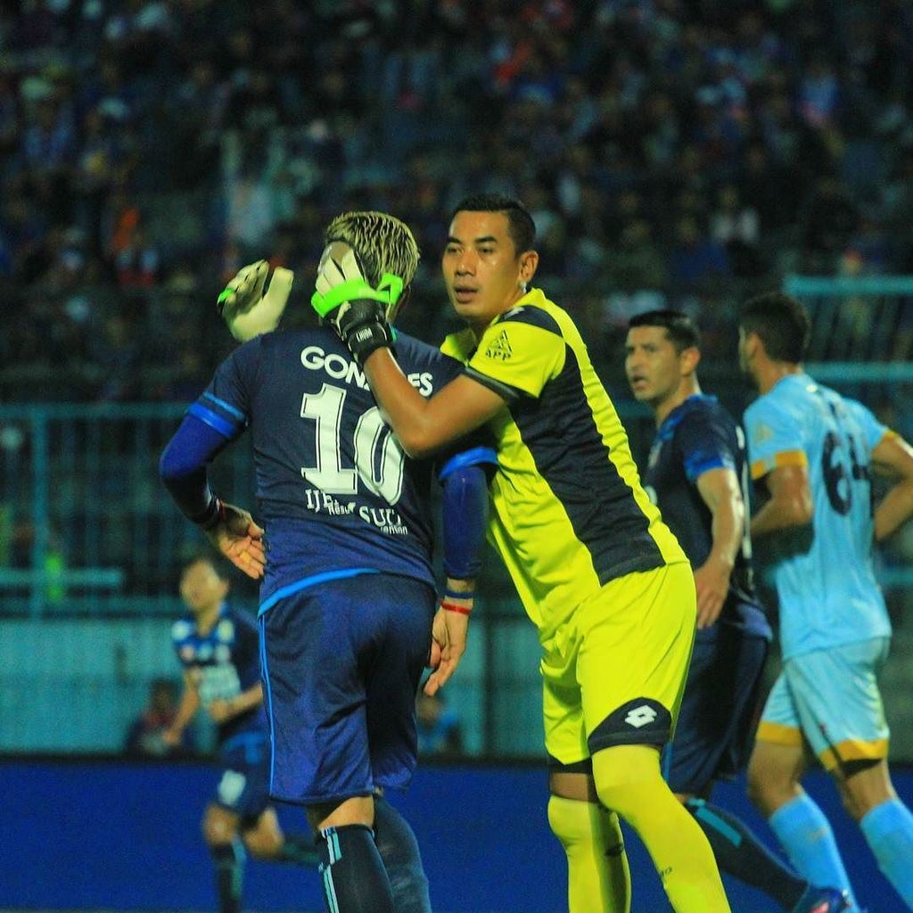 we_aremania's tweet photo. Innalillahi wa inailahi rojiun, selamat jalan Choirul Huda (Kiper Persela Lamongan)  semoga amal ibadah diterima di sisiNya. #choirulhuda #… https://t.co/pFsOvPjaoU