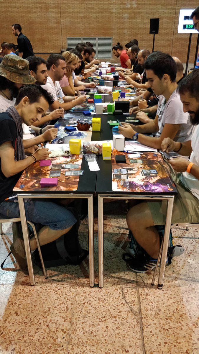JupiterJuegos's tweet photo. Mientras tanto en el #nacionalmtg2017 se está jugando el #SuperModern y los #PPTQ de Estándar y Sellado
#JupiterJuegos https://t.co/g1G2TROkGq