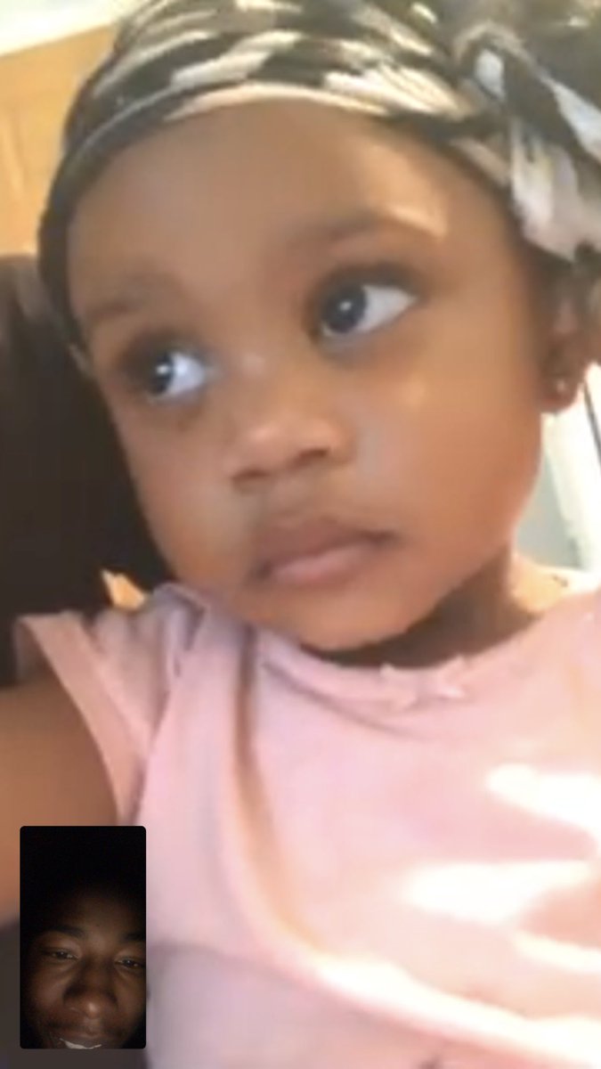 DapperDanDaMan's tweet image. Man my lil goddess my queen called me at like 4 am here just to show me here damn scarf ... she so damn cute