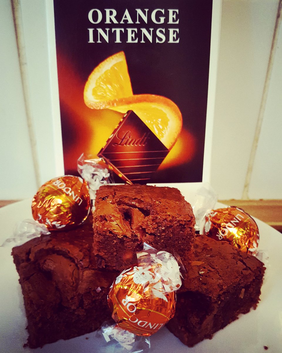 ywatkinson's tweet photo. I got the tiniest bit experimental this weekend 😍 Chocolate Orange Lindor Brownies! 🍊🍫 #lindt #orangeintense #lindorbrownies #orangetruffles https://t.co/2CChXww45N