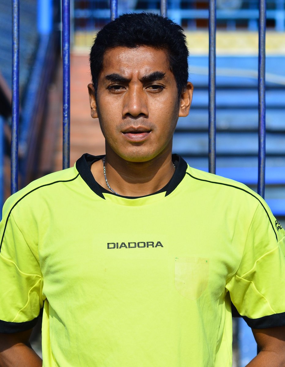 SerieA_Lawas's tweet photo. Selamat Jalan il Capitano.
Legenda hidup Persela.
CHOIRUL HUDA ( 2/06/1979 - 15/10/2017.
Semoga Khusnul Khotimah.
Amin 🙏🏻😇 https://t.co/ur48joO1eq