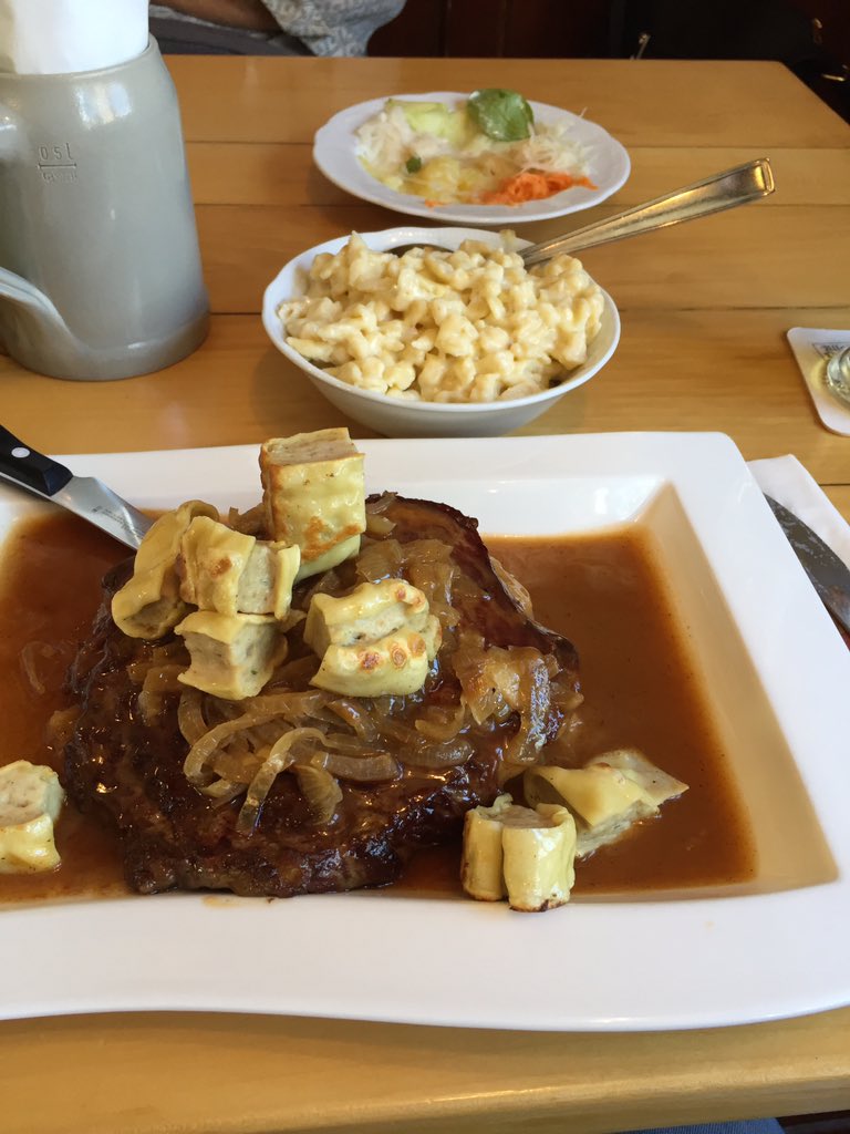 maierst's tweet photo. @eckpfosten Oh ja, sehr gemütlich mit super gutem Essen #Schalander #Zötler 🍻 https://t.co/E9QYd1tgsU