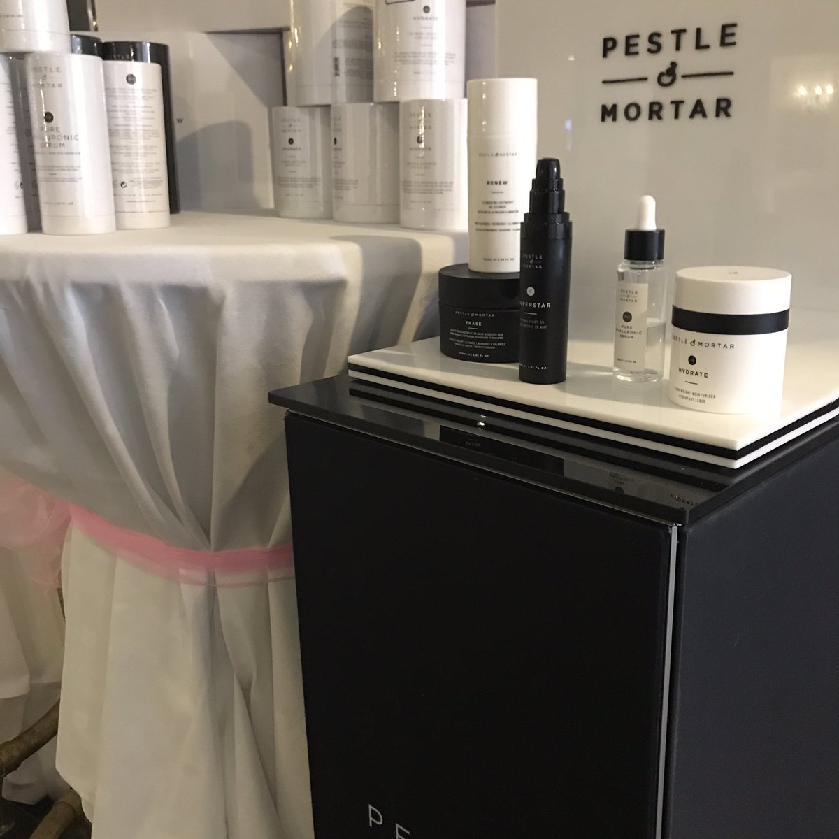 CocoaBrownTan's tweet photo. What's black, white and gorge all over? @PMortar, obvs... #marissasmasterclass https://t.co/VtU33Yee4S