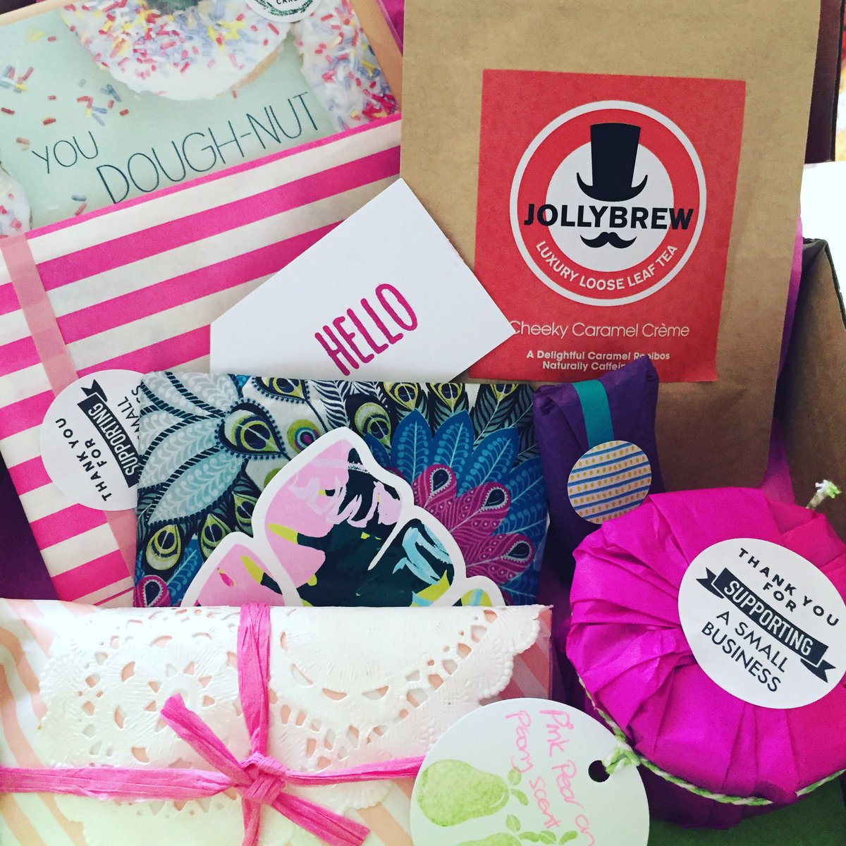 DelightfullyWra's tweet photo. Our competition winner @magentawillow chose a pink box. The scented candle is Pink Pear & Peony a reminder of a beautiful summer. This one is on its way #subscriptionbox #pinkgiftbox #giftforher https://t.co/69p7etmtmE