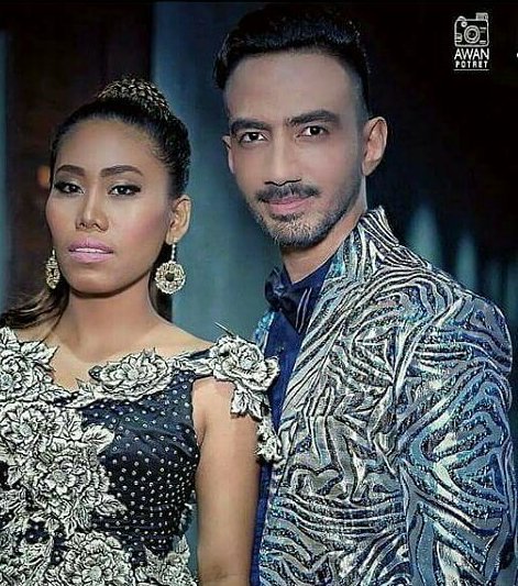 serasi banget <a href="/DA2_Reza/">ReZa zAKarya DA2</a> <a href="/DA2_Evi/">EVI_MASAMBA_REAL</a> semoga malam ini duetnya nyanyikan lagu dinding kaca atau dunia milik kita berdua #RezaEviAtKotaPahlawan