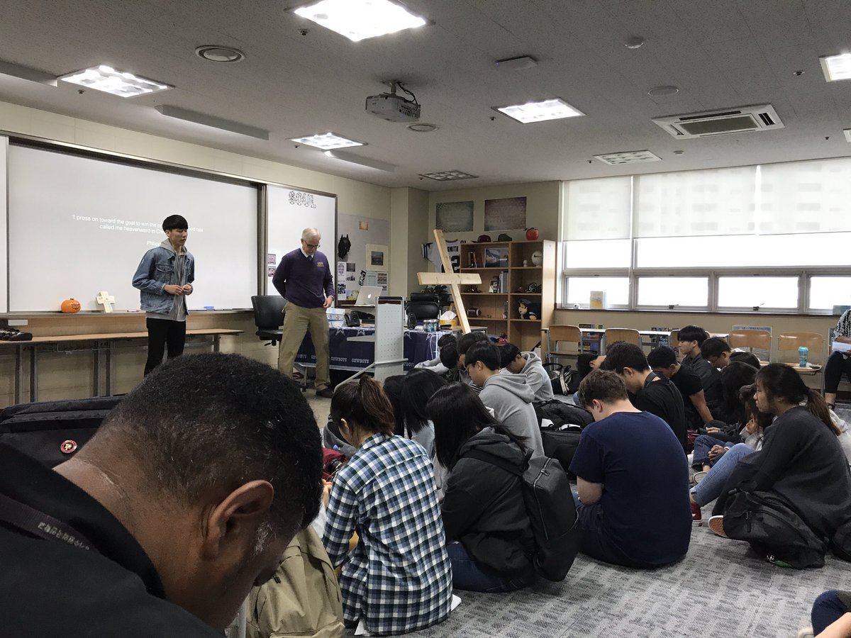 peter4him's tweet photo. MOVEMENT OF #GOD at #KnightsRok Student Led #bibleStudy.  #HolySpirit is moving @GSISKorea. https://t.co/oooVDrsATk